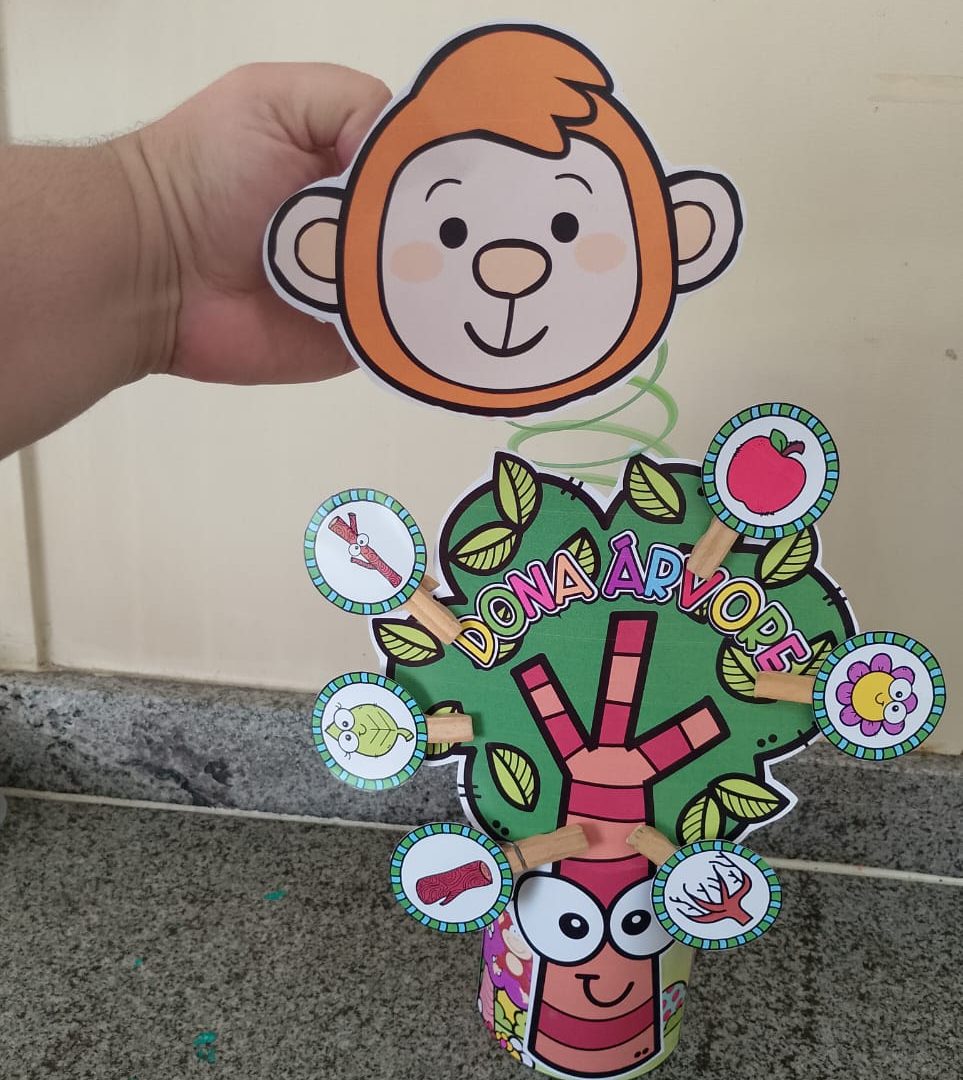 Lata musical Dona árvore