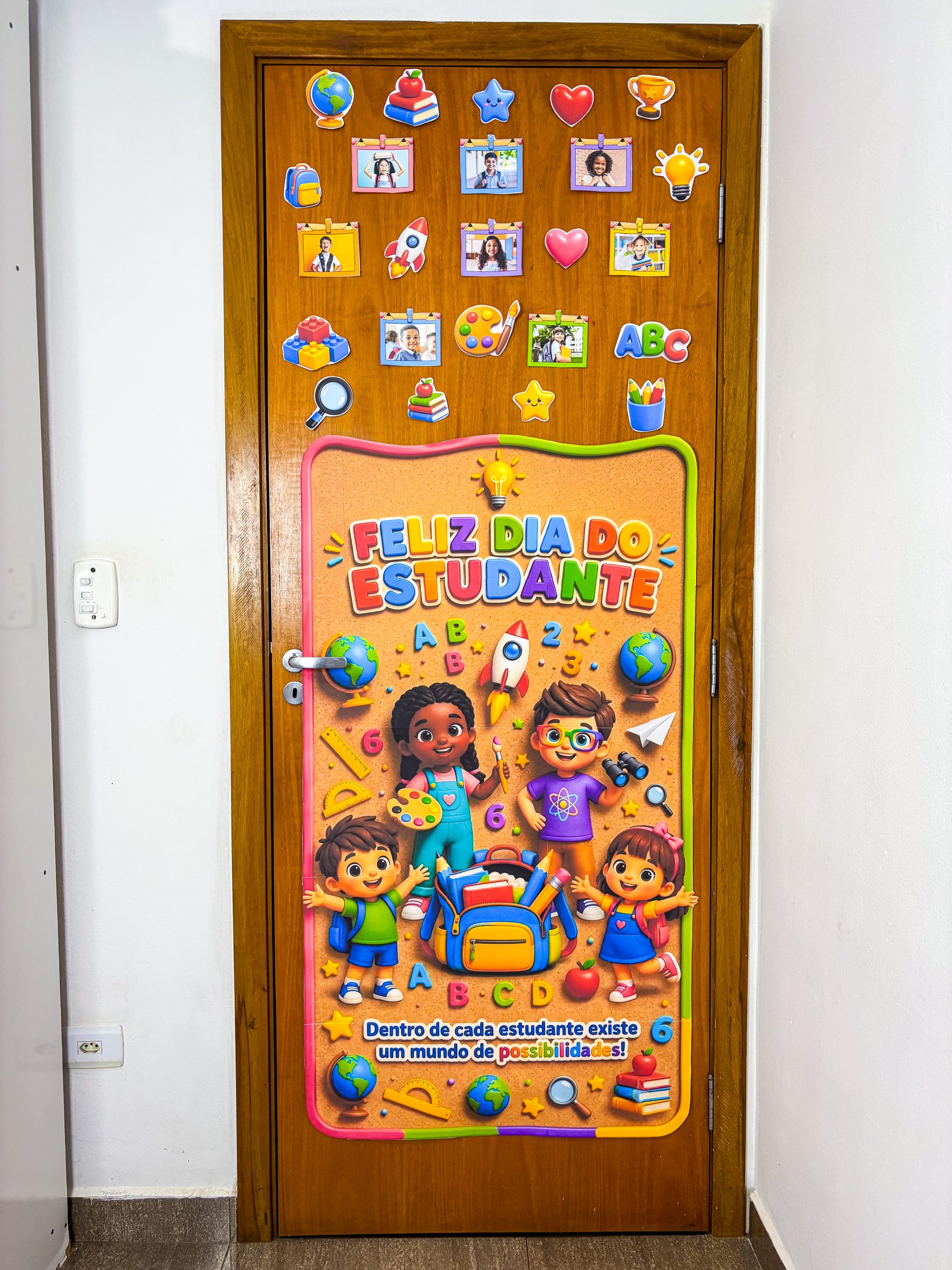 Painel de porta dia do estudante